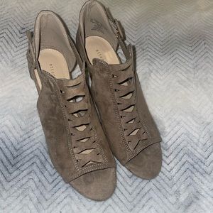 Attention Tan Wedge Sandals Sz 8